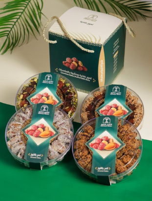 Picture of Khalas stuffed with almonds